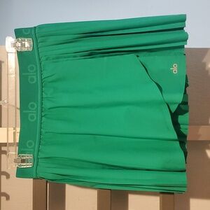 ALO tennis skirt w built in shorts